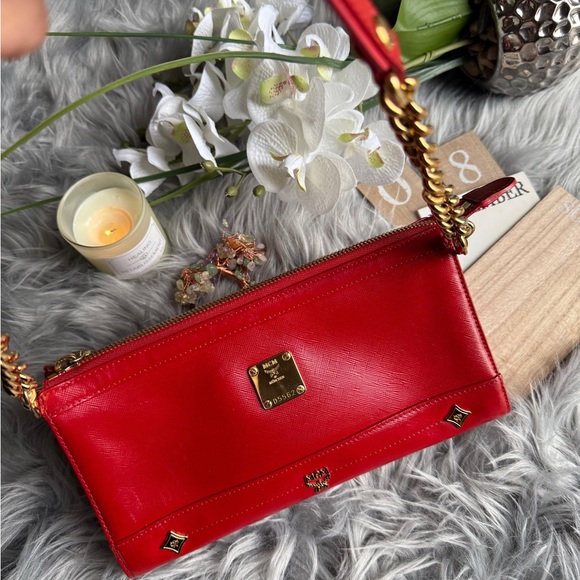 Authentic MCM vintage patent leather red shoulder bag - Picture 8 of 12